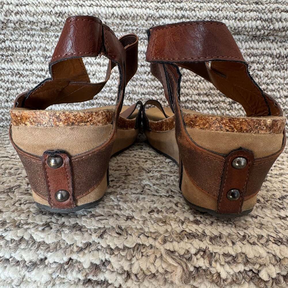 Pierre Dumas Chantal 2 Women's Whiskey Wedge Platform Sandals - Picture 2 of 2